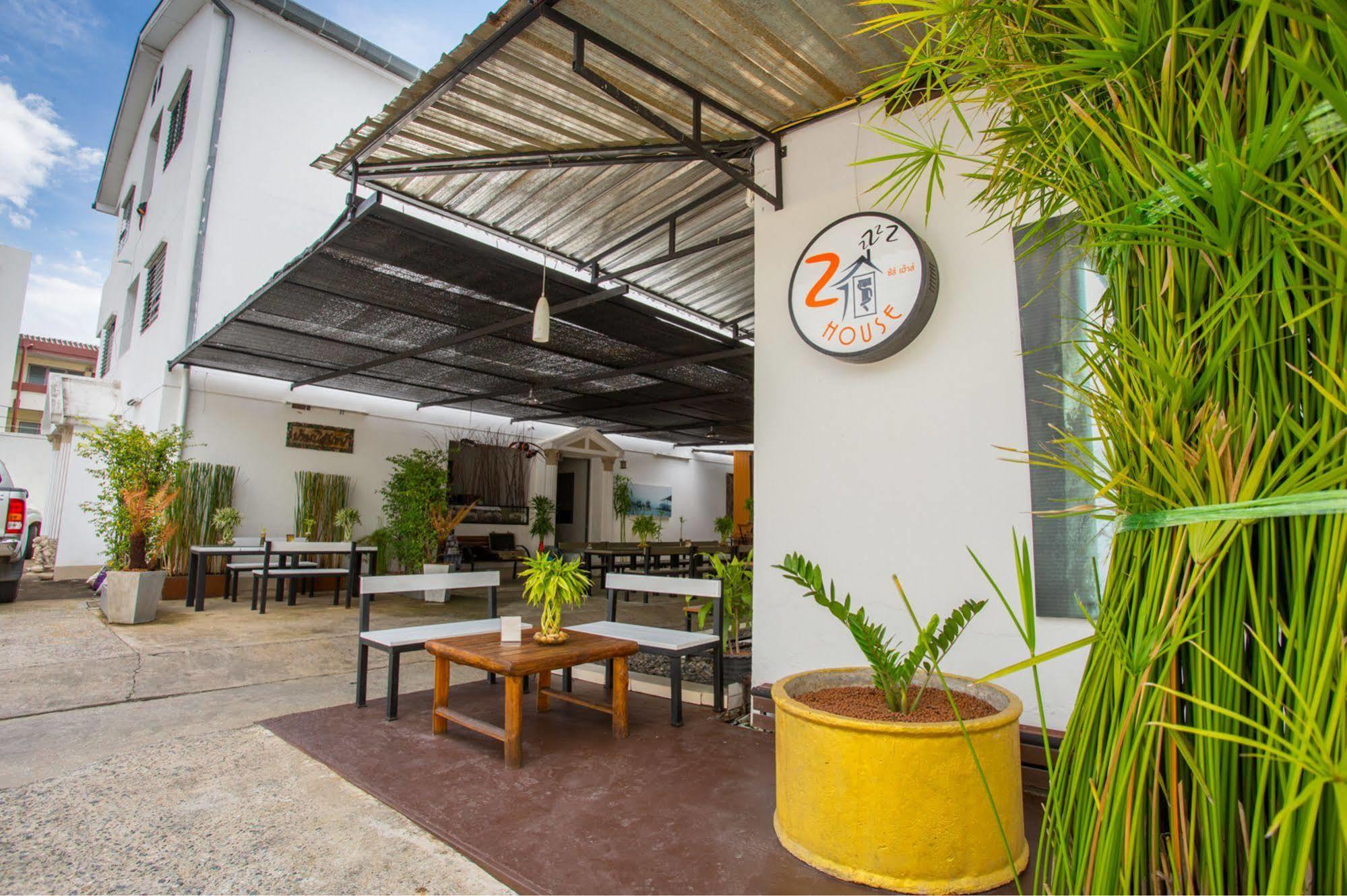 Zzhouse Hotel Chiang Mai Exterior photo