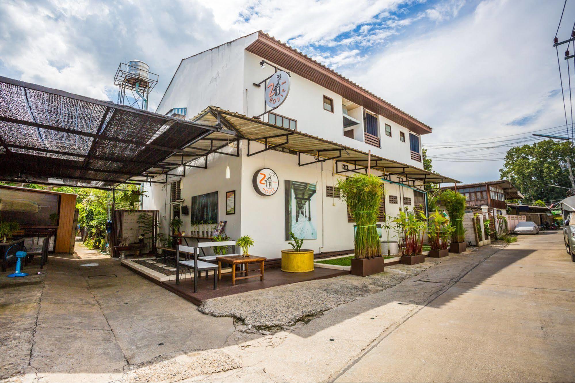 Zzhouse Hotel Chiang Mai Exterior photo